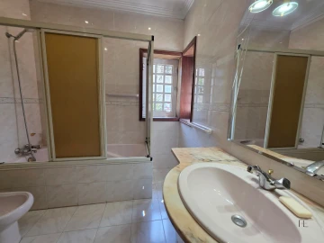 Moradia T4 para Venda em Arcozelo