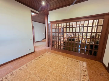 Moradia T4 para Venda em Arcozelo