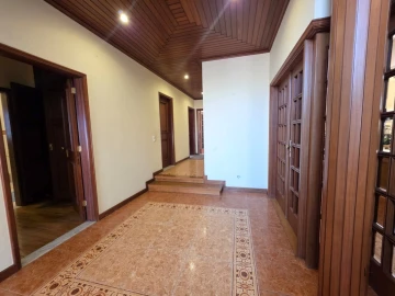 Moradia T4 para Venda em Arcozelo