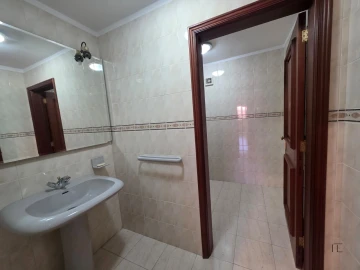 Moradia T4 para Venda em Arcozelo