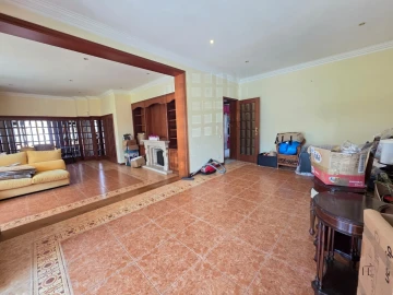Moradia T4 para Venda em Arcozelo