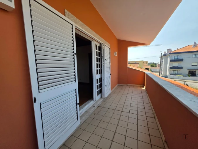 Moradia T4 para Venda em Arcozelo Foto 37
