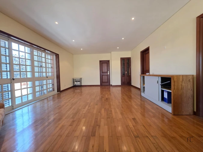 Moradia T4 para Venda em Arcozelo Foto 41