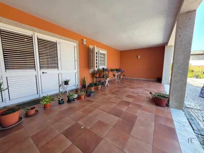 Moradia T4 para Venda em Arcozelo Foto 13