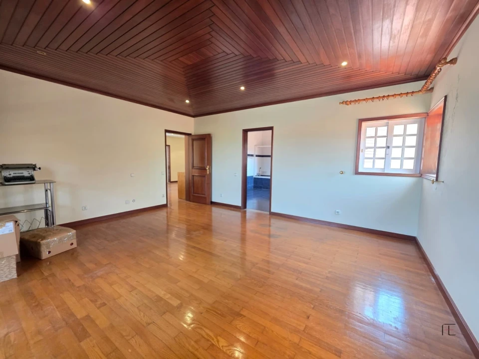 Moradia T4 para Venda em Arcozelo Foto 40