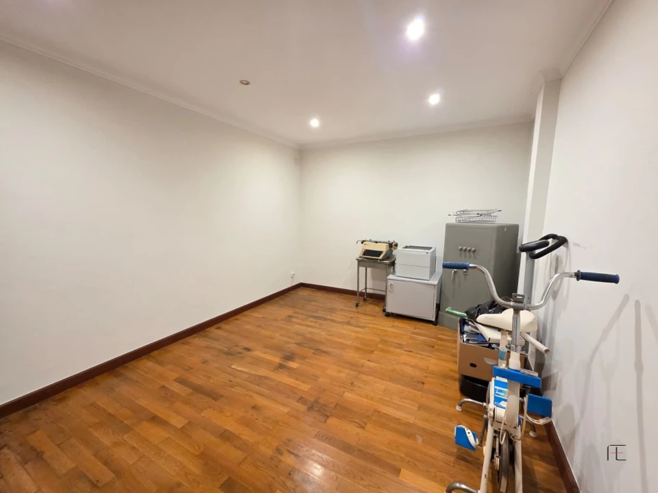 Moradia T4 para Venda em Arcozelo Foto 27