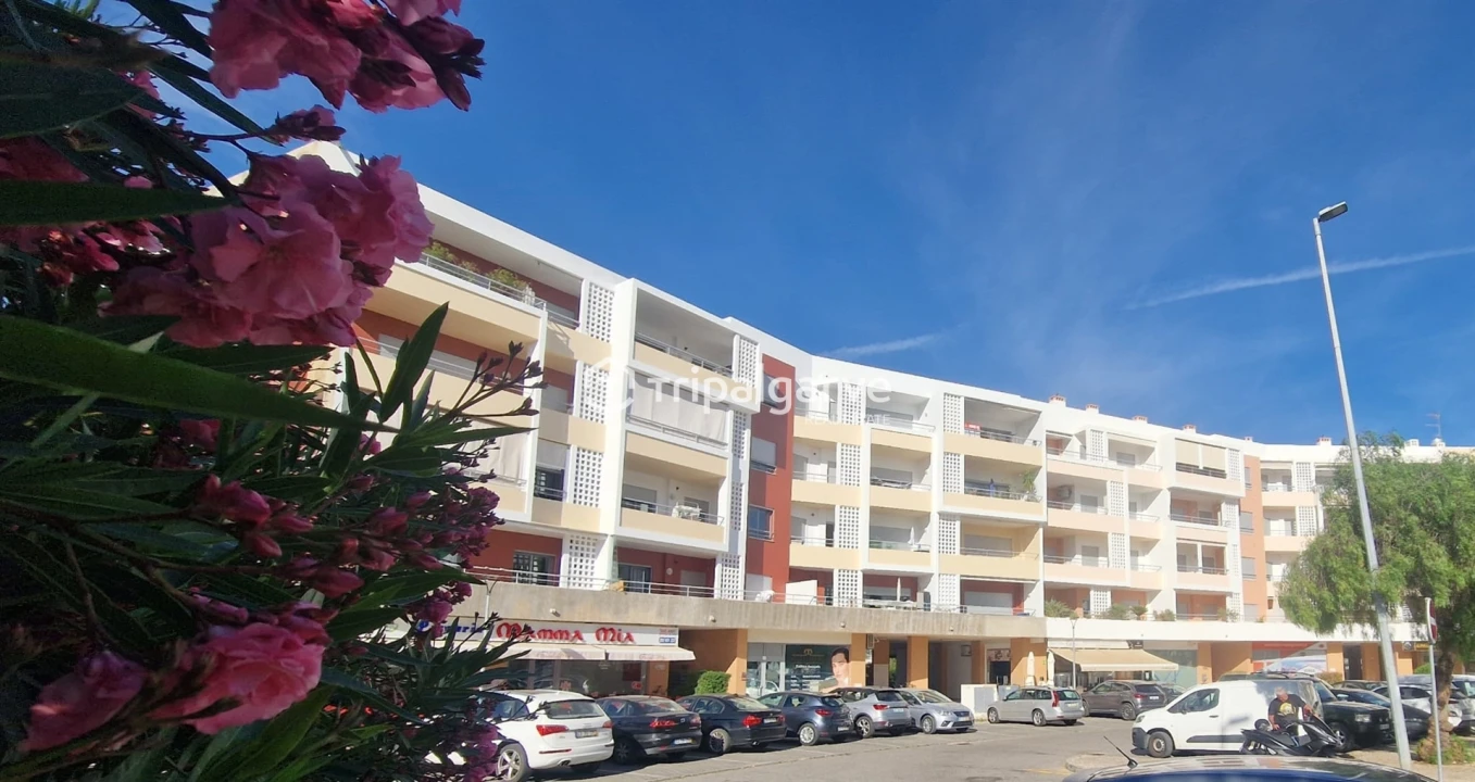 Apartamento T2 para Venda em Portimão Foto 2