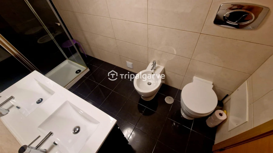 Apartamento T2 para Venda em Portimão Foto 18