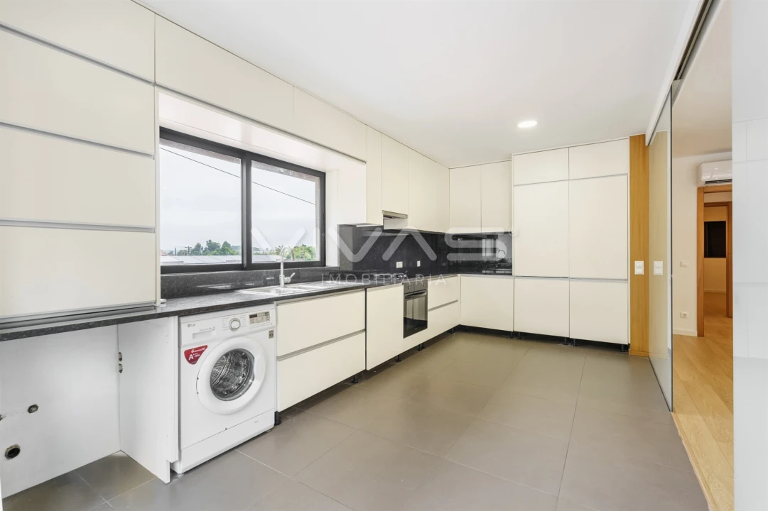 Apartamento T3 para Venda em Soutelo Foto 9