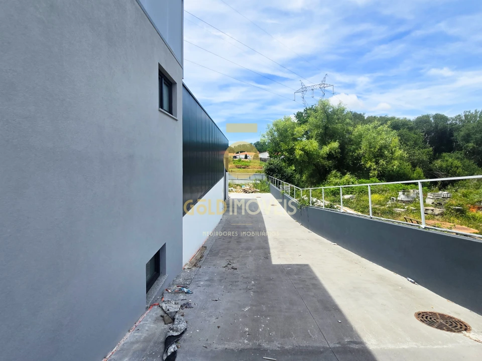Armazém para Venda em Fiães Foto 10