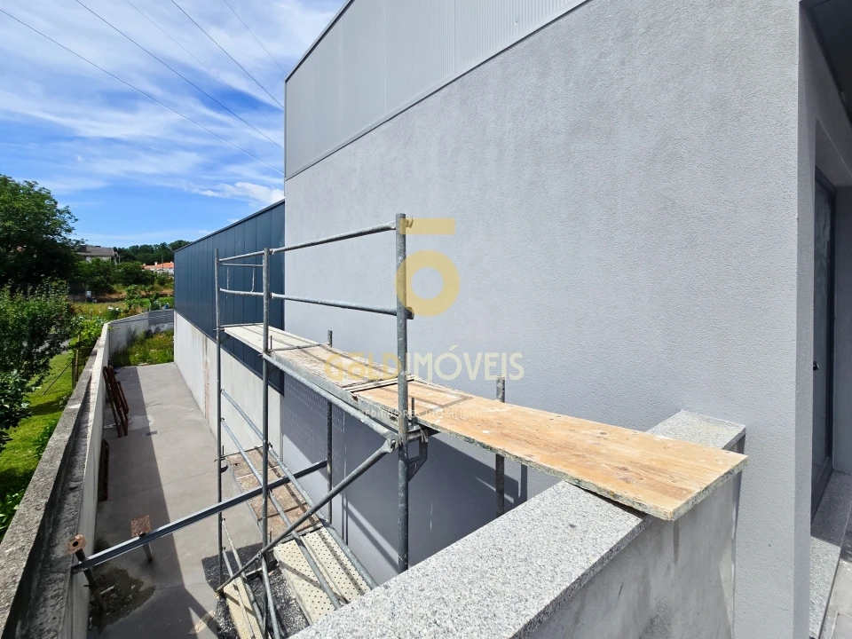 Armazém para Venda em Fiães Foto 14