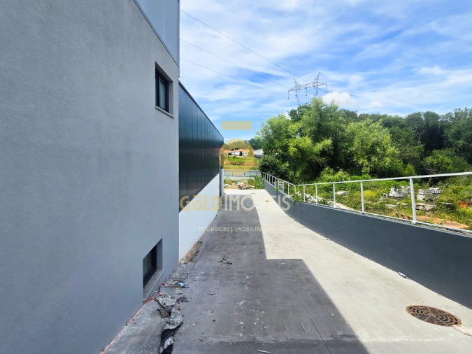 Armazém para Venda em Fiães Foto 10