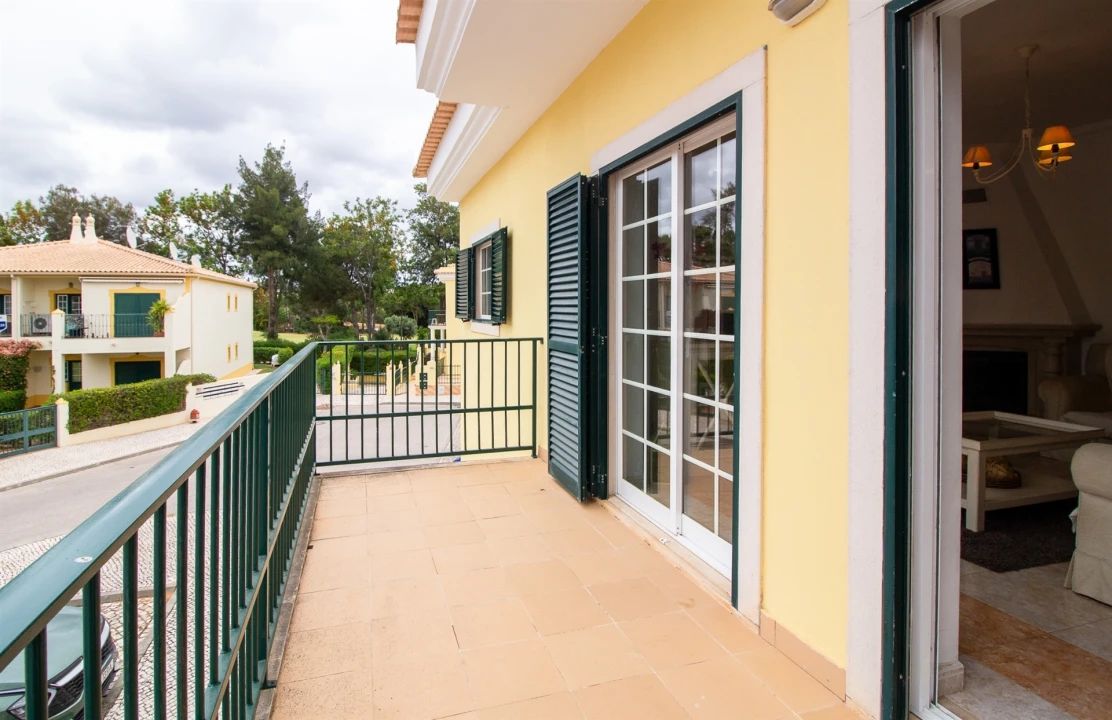 Apartamento T3 para Venda em Quarteira Foto 10