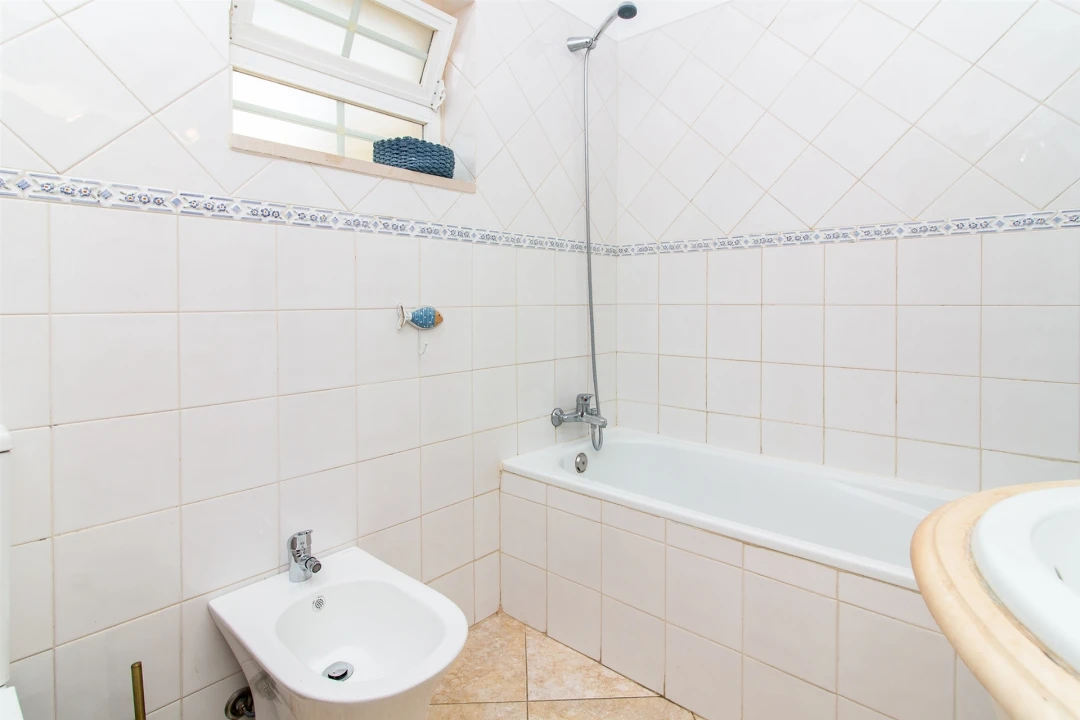 Apartamento T3 para Venda em Quarteira Foto 50