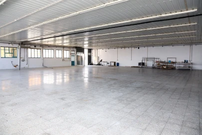 Armazém para Venda em Lustosa e Barrosas (Santo Estêvão)