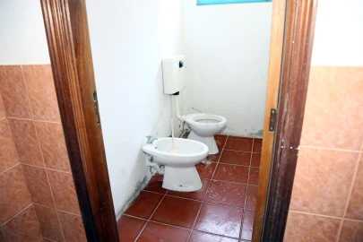 Armazém para Venda em Lustosa e Barrosas (Santo Estêvão)