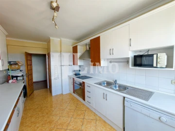 Apartamento T3 para Arrendamento em Marvila