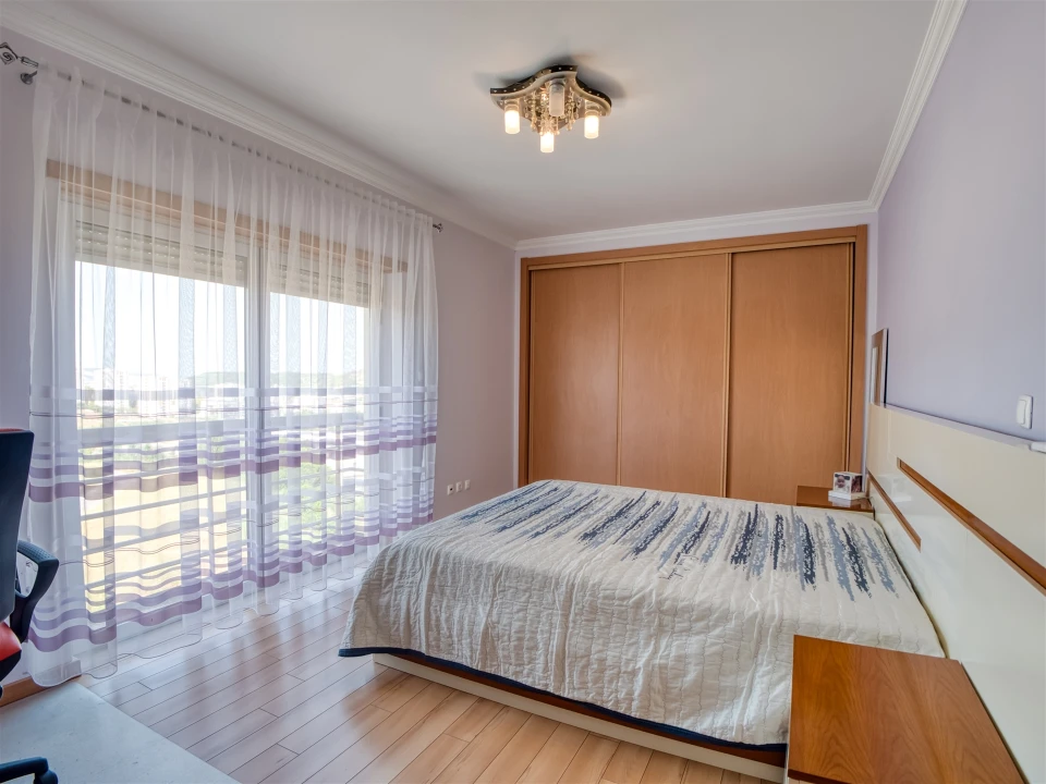 Apartamento T2 para Venda em Póvoa de Santo Adrião e Olival Basto Foto 4