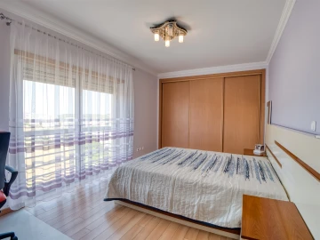 Apartamento T2 para Venda em Póvoa de Santo Adrião e Olival Basto
