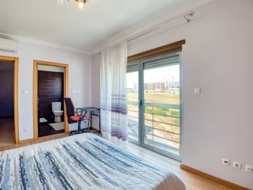 Apartamento T2 para Venda em Póvoa de Santo Adrião e Olival Basto