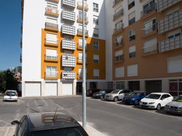 Apartamento T2 para Venda em Póvoa de Santo Adrião e Olival Basto