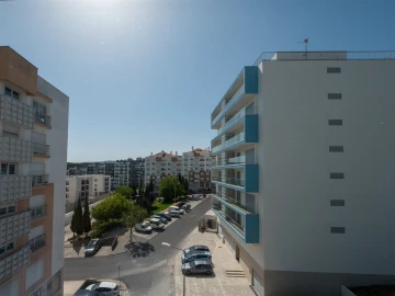 Apartamento T2 para Venda em Póvoa de Santo Adrião e Olival Basto