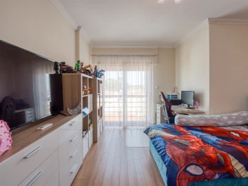 Apartamento T2 para Venda em Póvoa de Santo Adrião e Olival Basto