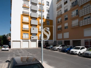 Apartamento T2 para Venda em Póvoa de Santo Adrião e Olival Basto