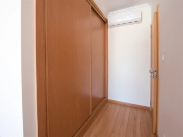 Apartamento T2 para Venda em Póvoa de Santo Adrião e Olival Basto