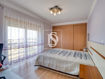 Apartamento T2 para Venda em Póvoa de Santo Adrião e Olival Basto