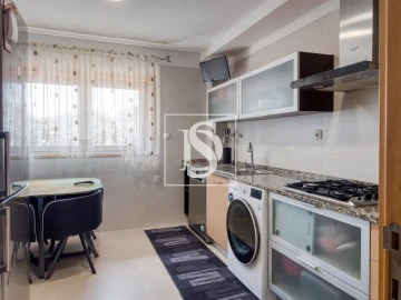 Apartamento T2 para Venda em Póvoa de Santo Adrião e Olival Basto