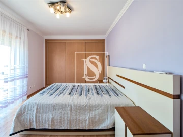 Apartamento T2 para Venda em Póvoa de Santo Adrião e Olival Basto