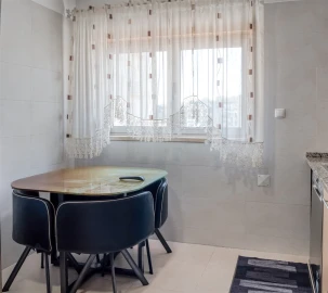 Apartamento T2 para Venda em Póvoa de Santo Adrião e Olival Basto