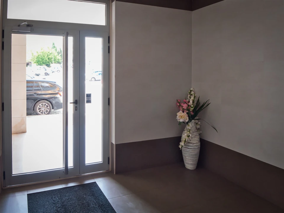 Apartamento T2 para Venda em Póvoa de Santo Adrião e Olival Basto Foto 2