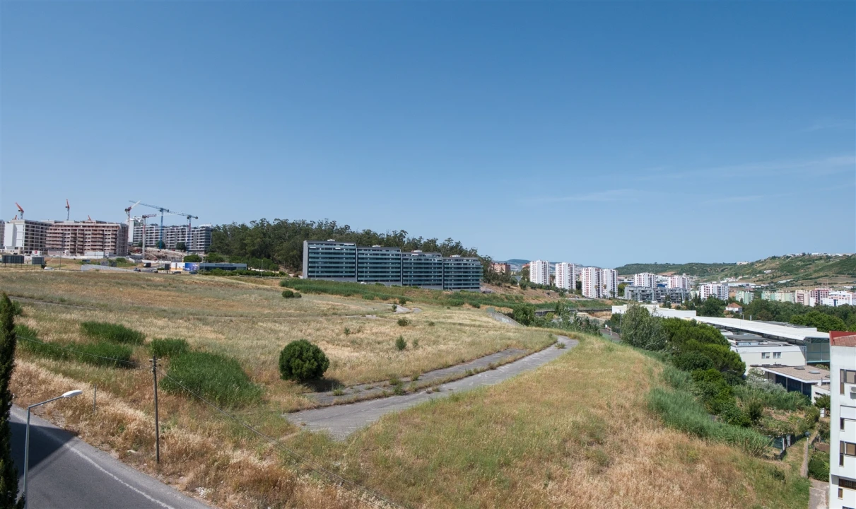Apartamento T2 para Venda em Póvoa de Santo Adrião e Olival Basto Foto 7