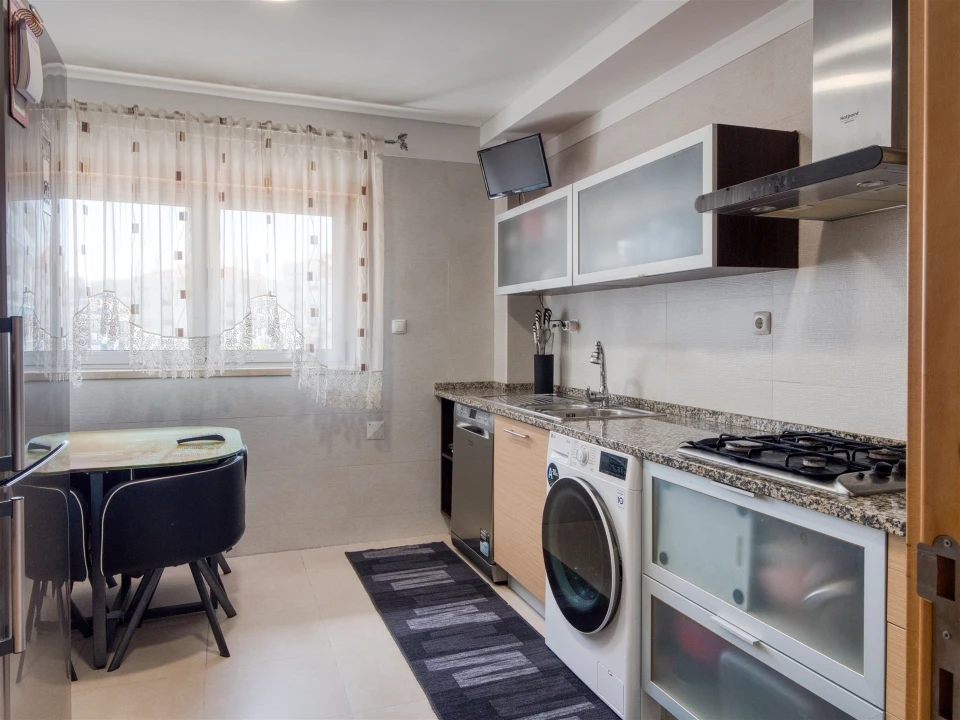 Apartamento T2 para Venda em Póvoa de Santo Adrião e Olival Basto Foto 30