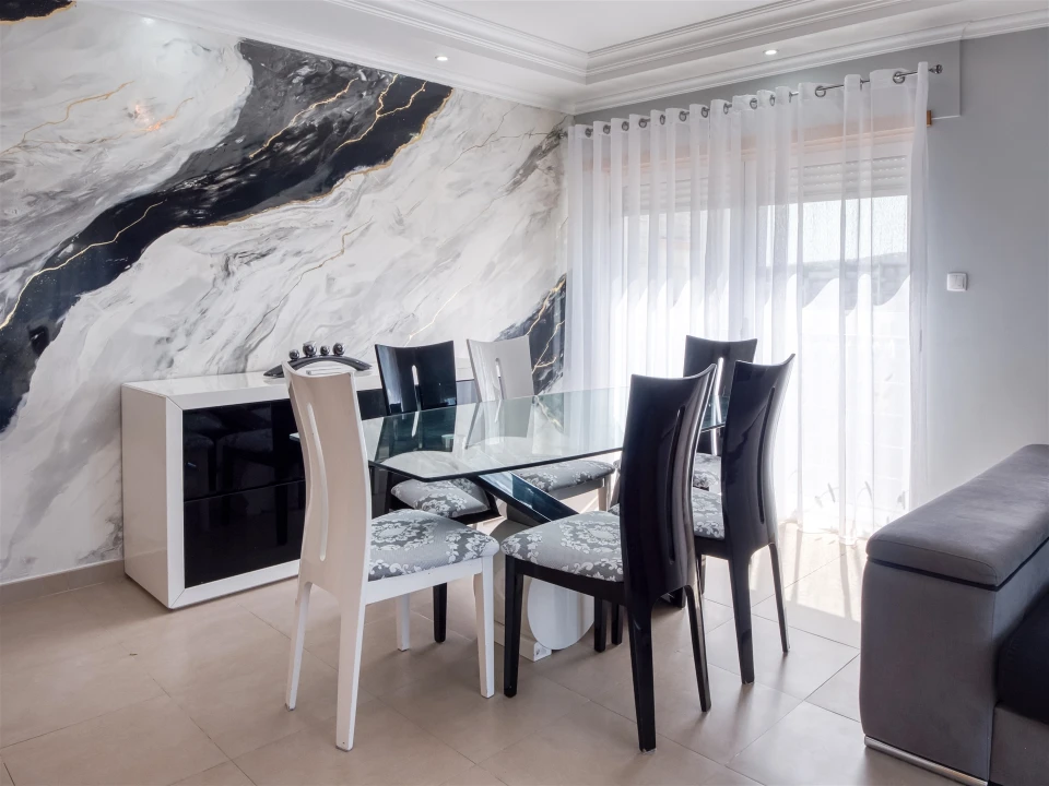 Apartamento T2 para Venda em Póvoa de Santo Adrião e Olival Basto Foto 27
