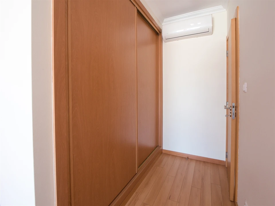 Apartamento T2 para Venda em Póvoa de Santo Adrião e Olival Basto Foto 15