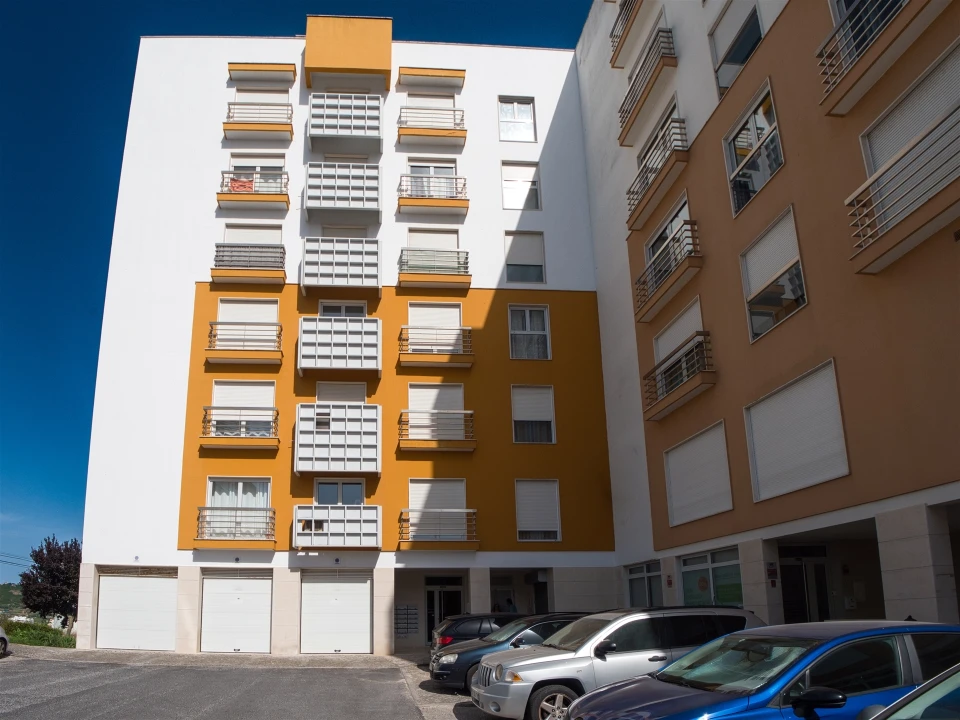 Apartamento T2 para Venda em Póvoa de Santo Adrião e Olival Basto Foto 1