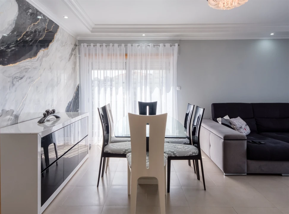 Apartamento T2 para Venda em Póvoa de Santo Adrião e Olival Basto Foto 28