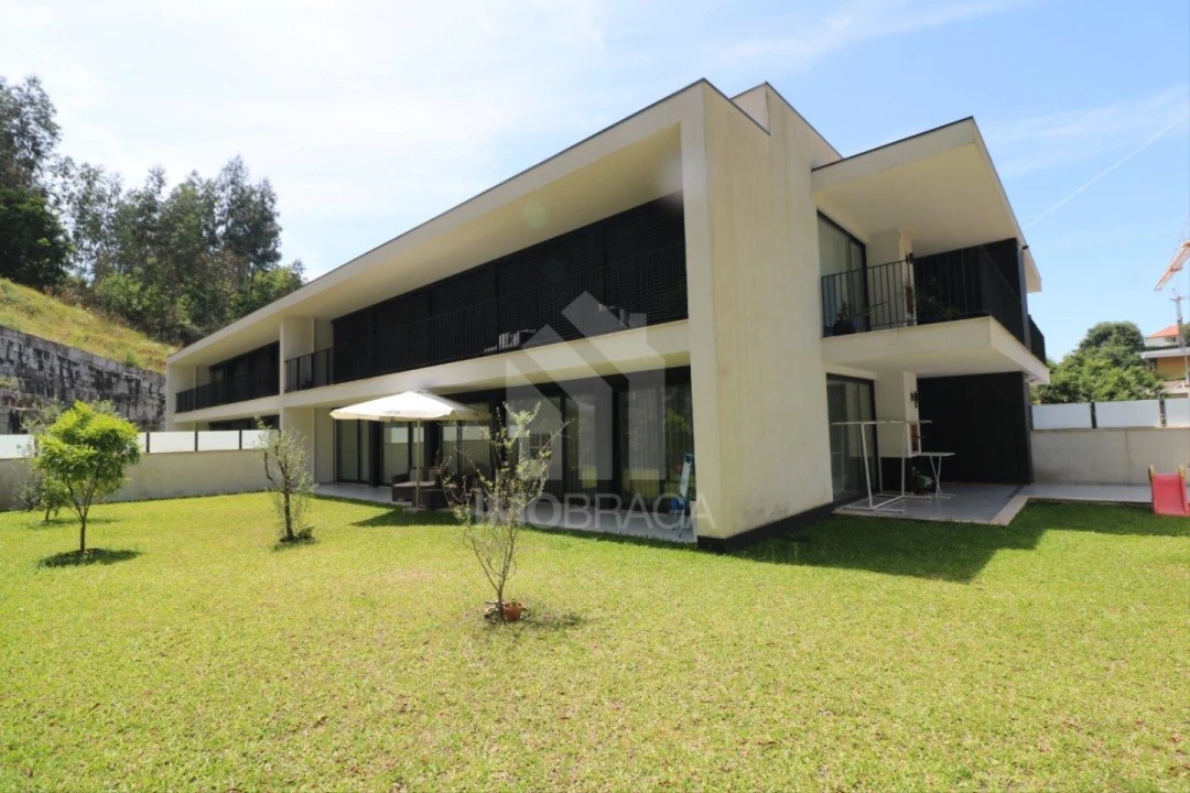 Apartamento T3 para Venda em Nogueira, Fraião e Lamaçães Foto 1