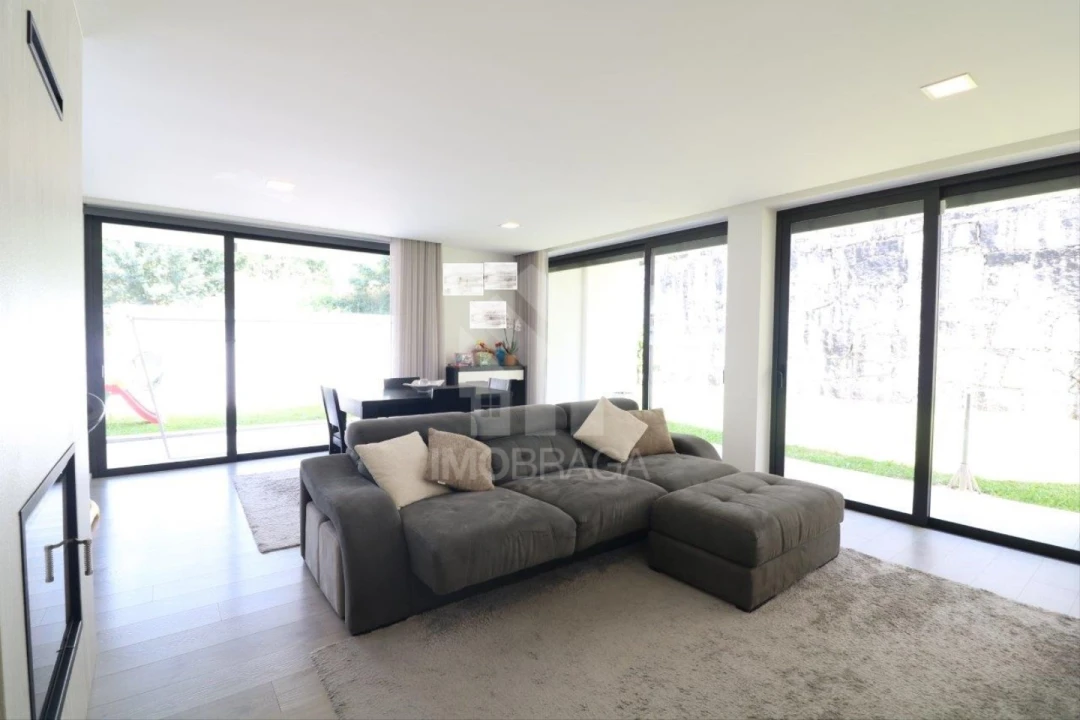 Apartamento T3 para Venda em Nogueira, Fraião e Lamaçães Foto 24