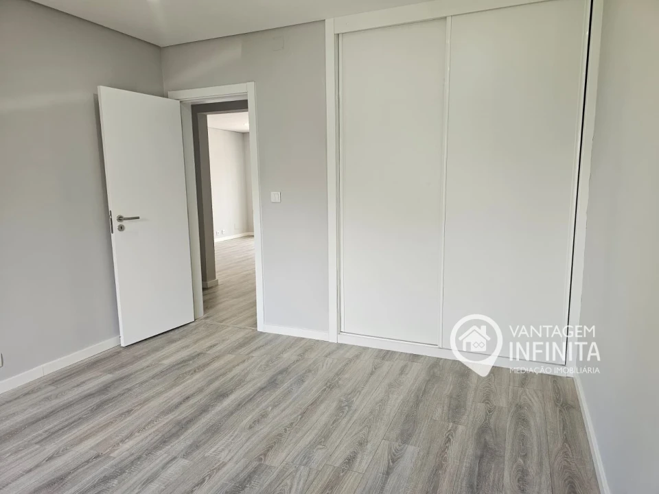 Apartamento T2 para Venda em Almada, Cova da Piedade, Pragal e Cacilhas Foto 15