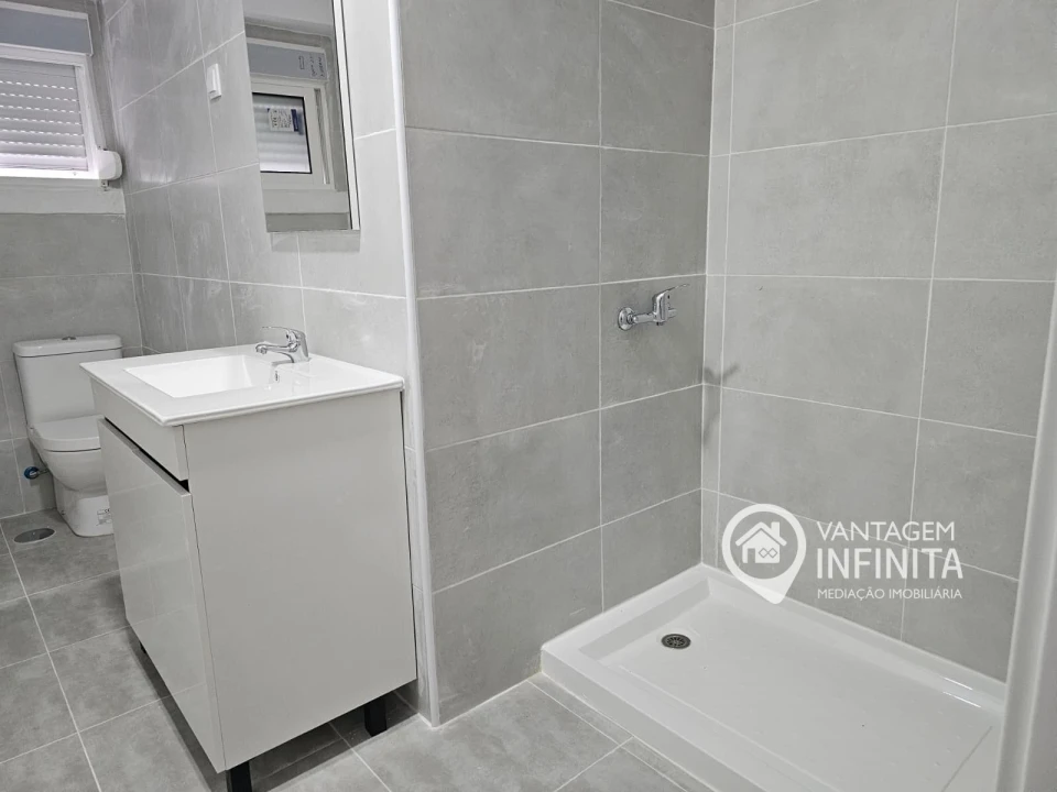 Apartamento T2 para Venda em Almada, Cova da Piedade, Pragal e Cacilhas Foto 11