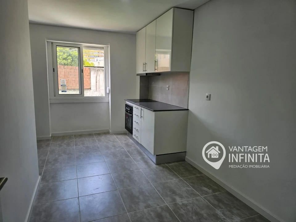 Apartamento T2 para Venda em Almada, Cova da Piedade, Pragal e Cacilhas Foto 14
