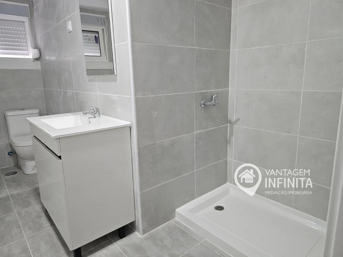 Apartamento T2 para Venda em Almada, Cova da Piedade, Pragal e Cacilhas Foto 11