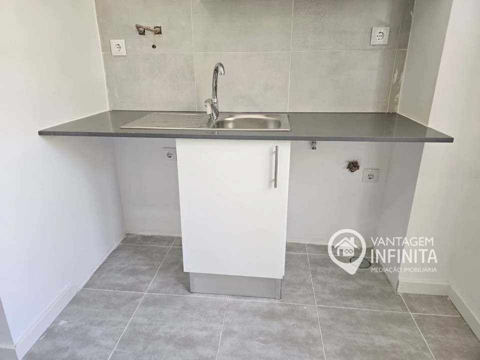 Apartamento T2 para Venda em Almada, Cova da Piedade, Pragal e Cacilhas Foto 7
