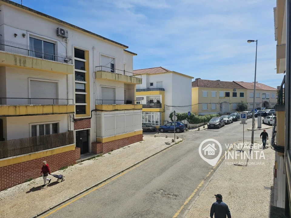 Apartamento T2 para Venda em Almada, Cova da Piedade, Pragal e Cacilhas Foto 3