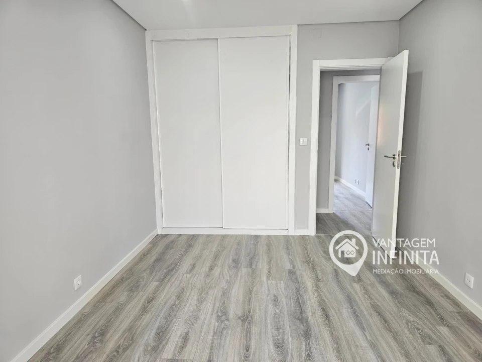 Apartamento T2 para Venda em Almada, Cova da Piedade, Pragal e Cacilhas Foto 9