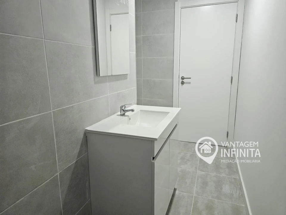 Apartamento T2 para Venda em Almada, Cova da Piedade, Pragal e Cacilhas Foto 12